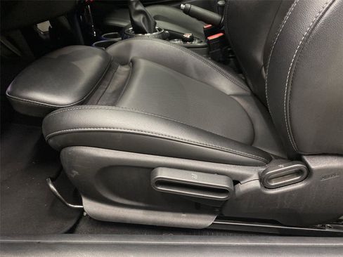 Used 2017 MINI Cooper S image 18