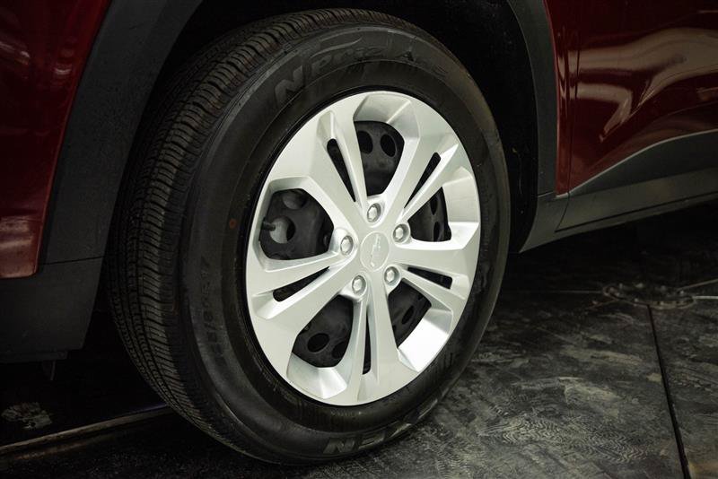 Used 2024 Chevrolet Trax LS FWD image 3