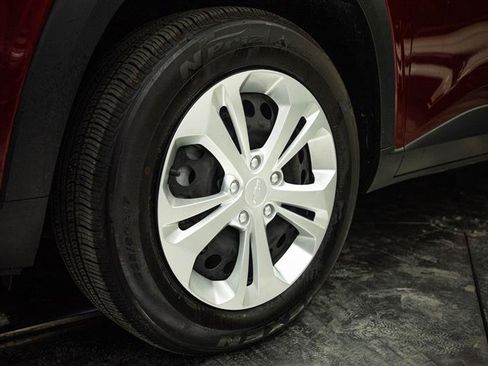 Used 2024 Chevrolet Trax LS FWD image 3