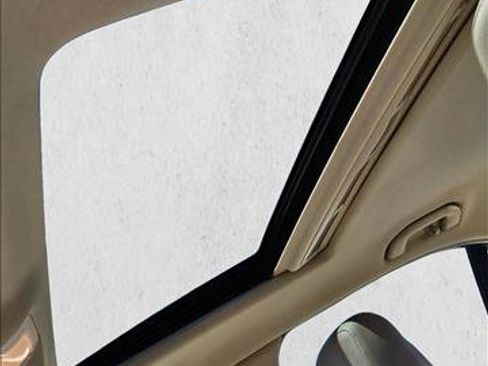 Used 2013 Mercedes-Benz C 250 Sedan image 15