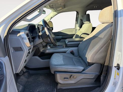 Used 2022 Ford F150 XLT w/ Equipment Group 302A High image 9