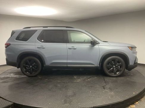 New 2025 Honda Pilot Black Edition image 8