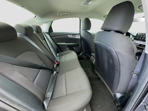 Used 2019 Kia Forte LXS FWD image 17