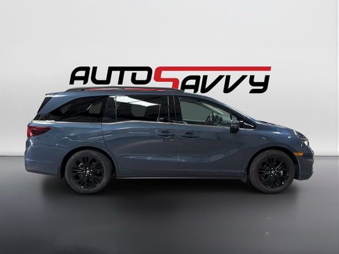 Used 2025 Honda Odyssey Elite image 4