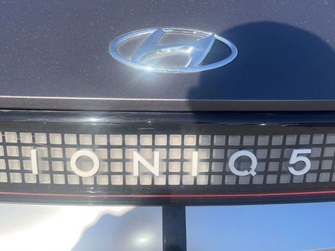 Used 2022 Hyundai Ioniq 5 SEL image 11