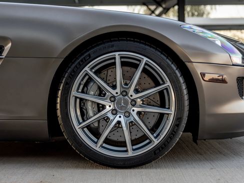 Used 2011 Mercedes-Benz SLS AMG Coupe image 29