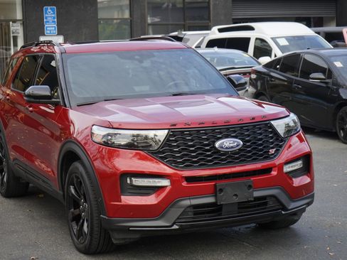 Used 2020 Ford Explorer ST w/ ST Street Pack image 5