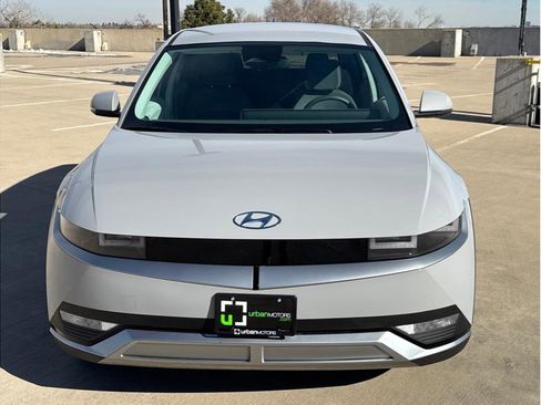 Used 2024 Hyundai Ioniq 5 SE image 2