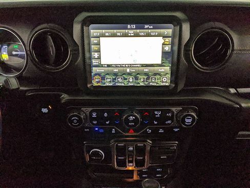 Used 2023 Jeep Wrangler Unlimited Sahara AWD/4WD image 9