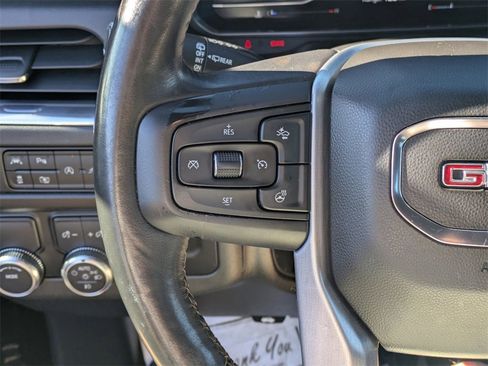 Used 2022 GMC Yukon SLT w/ SLT Premium Package image 11