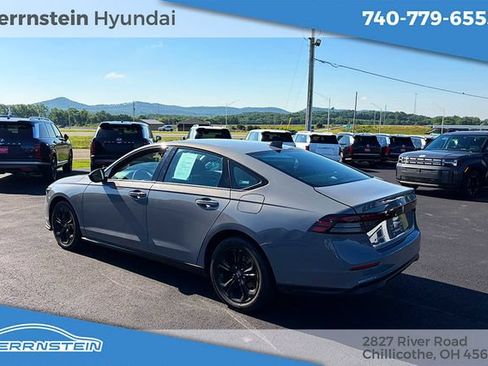 Used 2025 Honda Accord SE image 6