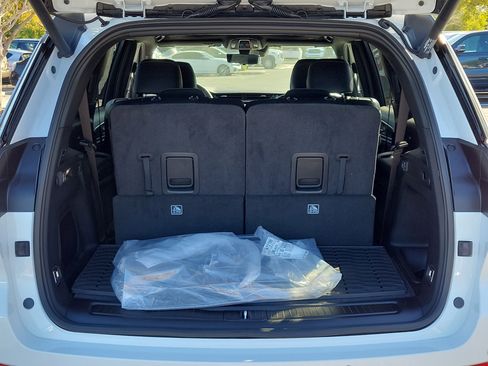 New 2026 Jeep Grand Cherokee L Limited image 10