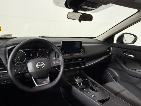 Used 2026 Nissan Rogue SV FWD image 39