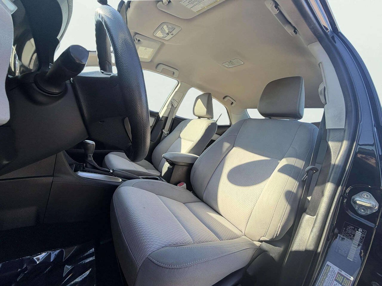 Used 2015 Toyota Corolla LE FWD image 20