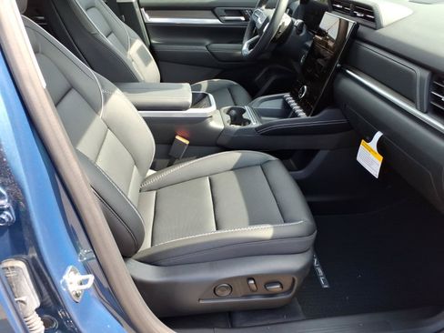 New 2026 GMC Terrain Denali AWD/4WD image 8