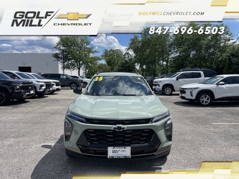 Used 2025 Chevrolet Trax ACTIV FWD image 2