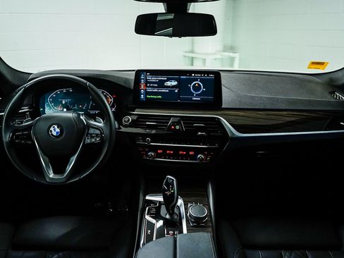 Used 2023 BMW 540i w/ Premium Package RWD image 12