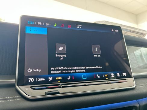 New 2026 Volkswagen Tiguan SE R-Line FWD image 23