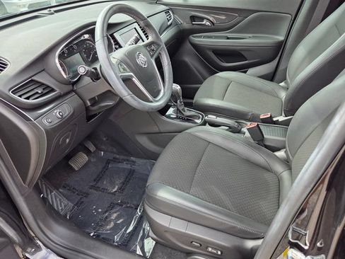 Used 2022 Buick Encore Preferred w/ Safety Package FWD image 8