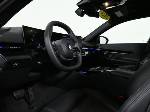 Used 2024 BMW 530i xDrive AWD/4WD image 15