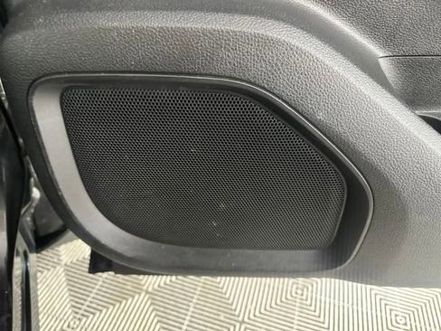 Used 2018 Nissan Titan SV image 27