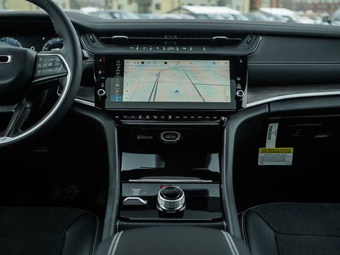 New 2026 Jeep Grand Cherokee Laredo image 17