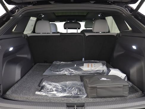 New 2026 Volkswagen Atlas Cross Sport SEL R-Line image 17