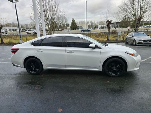 Used 2016 Toyota Avalon Touring image 7