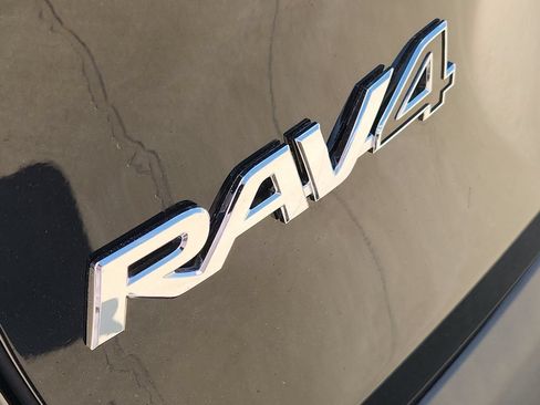 Used 2021 Toyota RAV4 XLE Premium AWD/4WD image 12