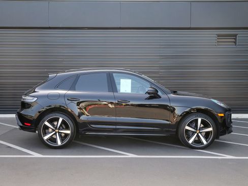 Certified 2026 Porsche Macan AWD/4WD image 8