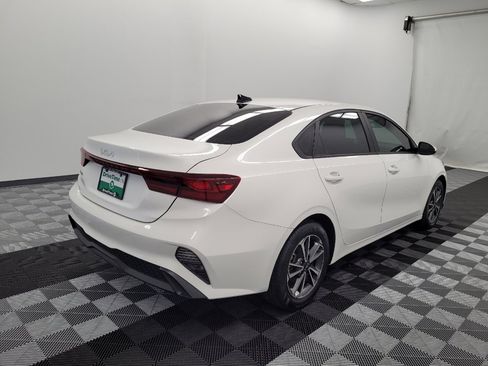 Used 2023 Kia Forte LXS FWD image 9