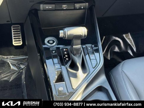 Used 2023 Kia Niro EX Touring image 5