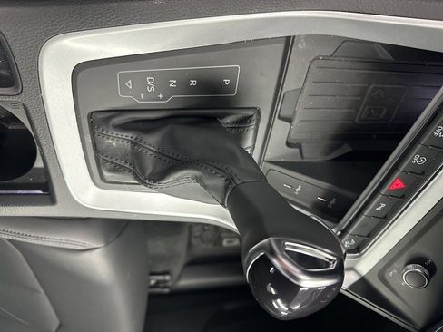 Used 2025 Audi Q3 2.0T Premium w/ Convenience Package image 10