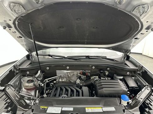 Used 2021 Volkswagen Atlas Cross Sport SE image 25