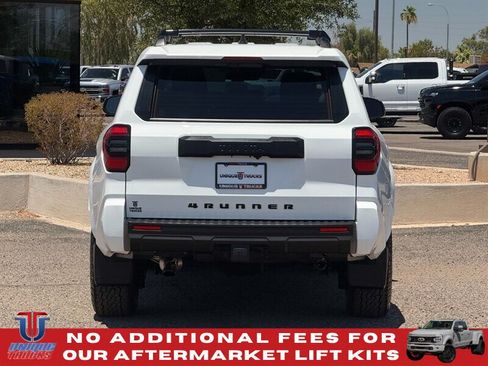 Used 2025 Toyota 4Runner SR5 AWD/4WD image 8