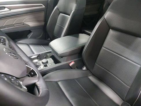 Used 2022 Volkswagen Atlas SE w/ Panoramic Sunroof Package image 15