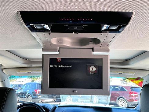 Used 2016 GMC Yukon Denali w/ Open Road Package AWD/4WD image 23