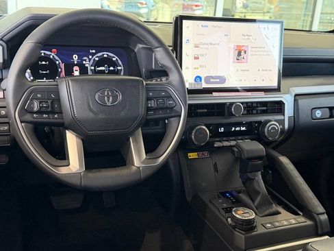 Certified 2026 Toyota 4Runner TRD Off-Road Premium w/ Tow Technology Package AWD/4WD image 33