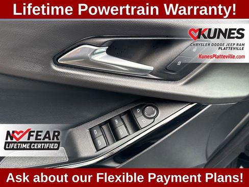 Used 2025 Chevrolet Equinox LT image 17