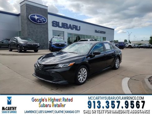 Used 2018 Toyota Camry LE FWD image 1