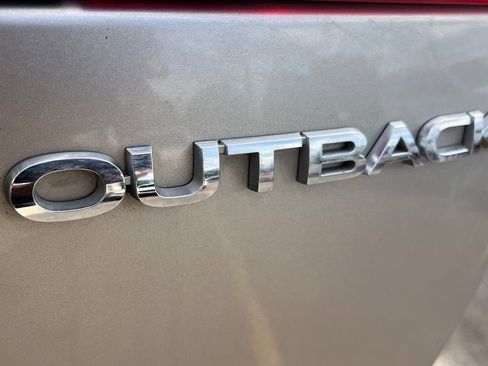 Used 2018 Subaru Outback 2.5i Premium AWD/4WD image 25