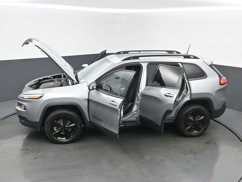 Used 2016 Jeep Cherokee Latitude w/ Comfort/Convenience Group AWD/4WD image 61