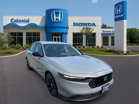 Certified 2025 Honda Accord SE image 9