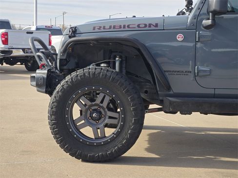Used 2015 Jeep Wrangler Unlimited Rubicon image 28