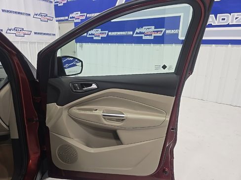 Used 2015 Ford Escape SE image 26