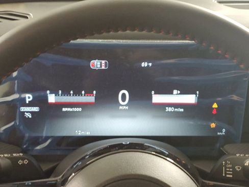 New 2026 Nissan Kicks SR image 25