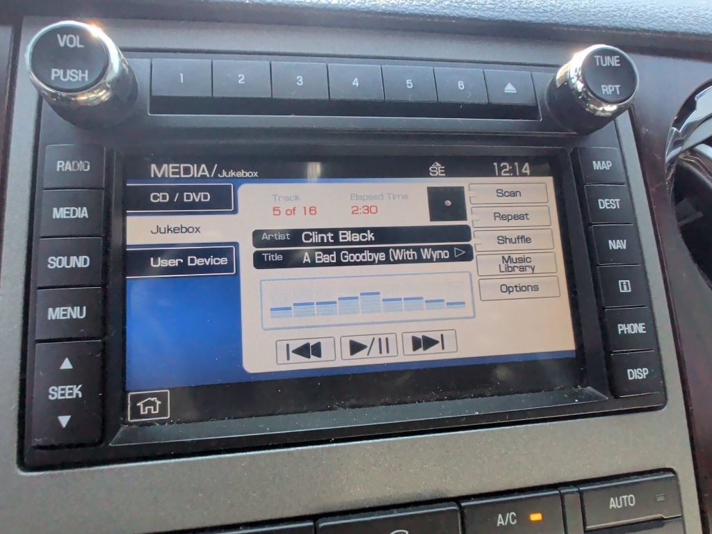 Used 2011 Ford F250 Lariat w/ Lariat Ultimate Pkg AWD/4WD image 8