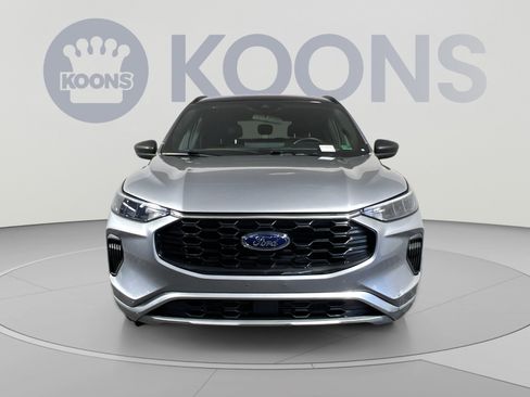 Used 2023 Ford Escape ST-Line w/ Tech Pack #1 AWD/4WD image 4