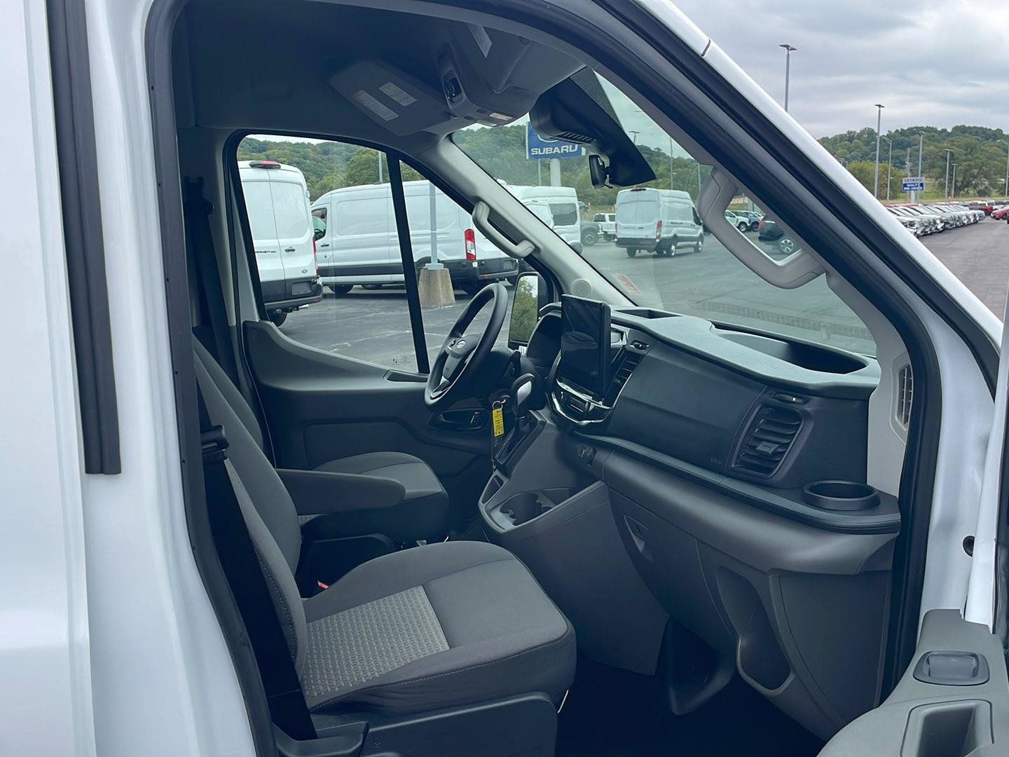 Used 2025 Ford Transit 350 XLT RWD image 23