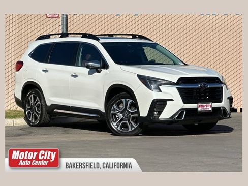 Used 2023 Subaru Ascent Touring AWD/4WD image 1